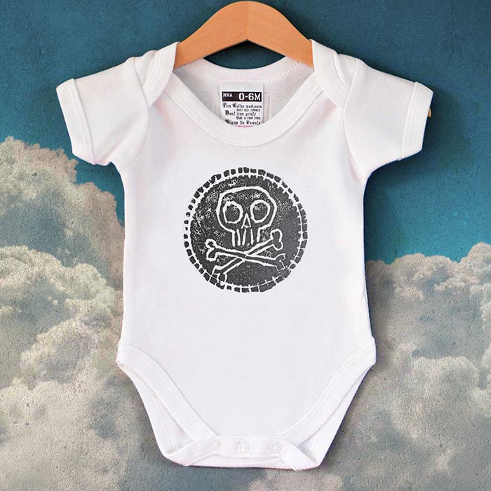 Subvoador, Bebê Caveira. Impressão com bandeja de isopor