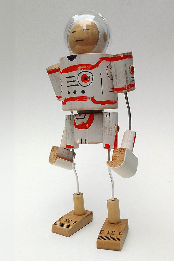boneco de madeira