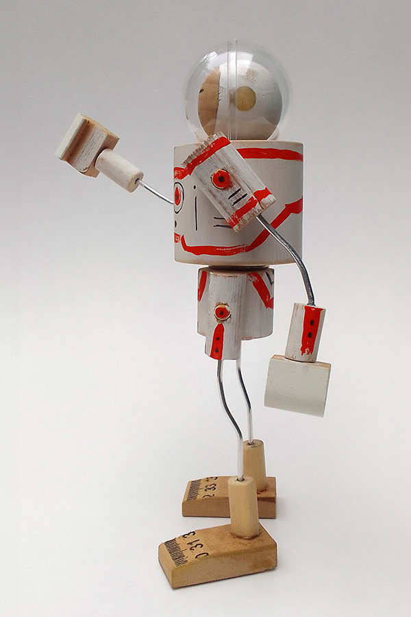 boneco de madeira