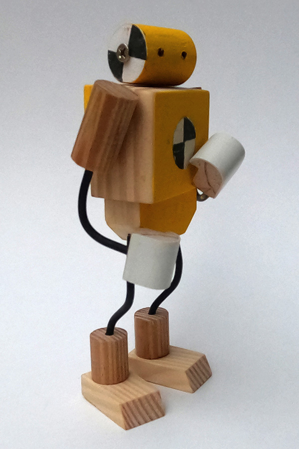 boneco de madeira