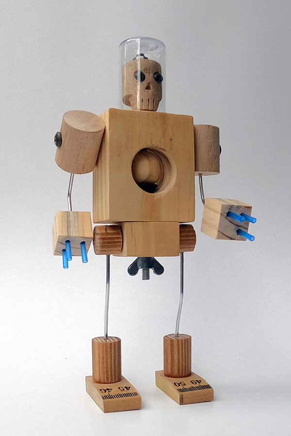 boneco de madeira