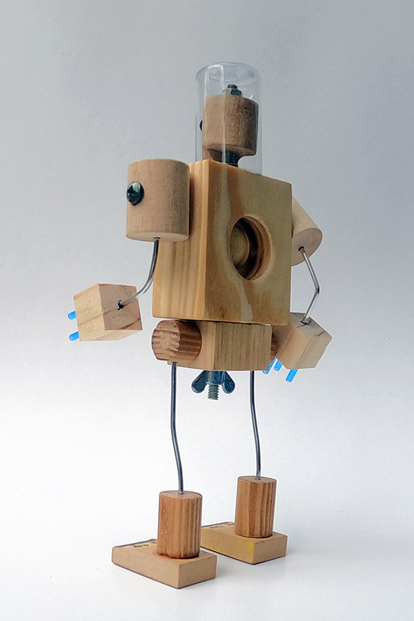 boneco de madeira