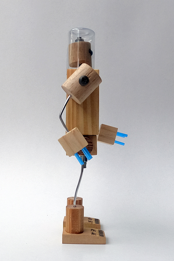 boneco de madeira