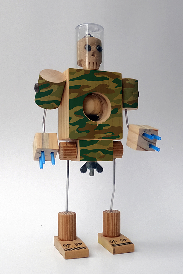 boneco de madeira